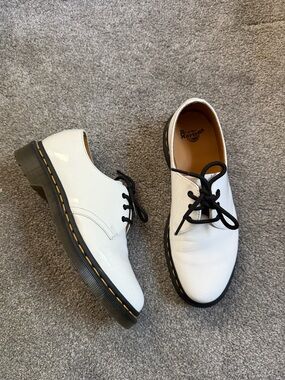 Dr Martens  White Patent Lamper Oxfords Womens Size 8